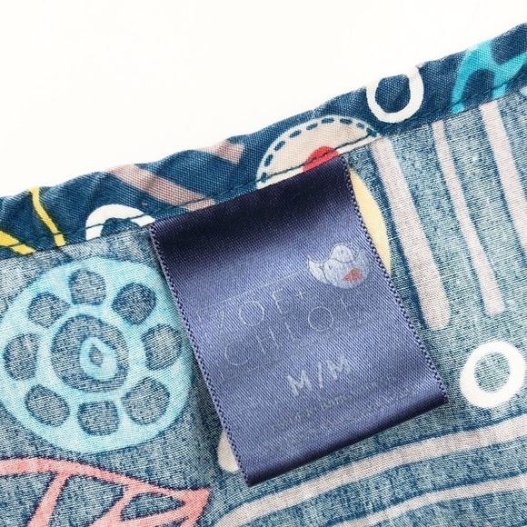 Zoe + Chloe leaf print scrub top - Picture 3 of 4